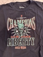 WNBA New York Liberty 2013 Commissioners Cup Champions Tee -Size Large
