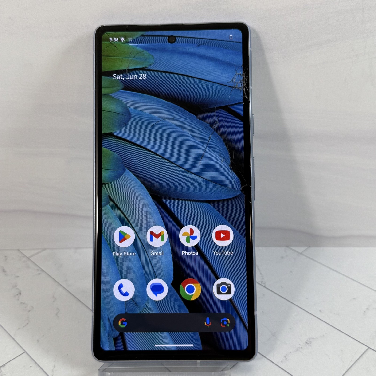 Google Pixel 7a 128gb GWKK3 Unlocked Blue Cracked Screen #H70