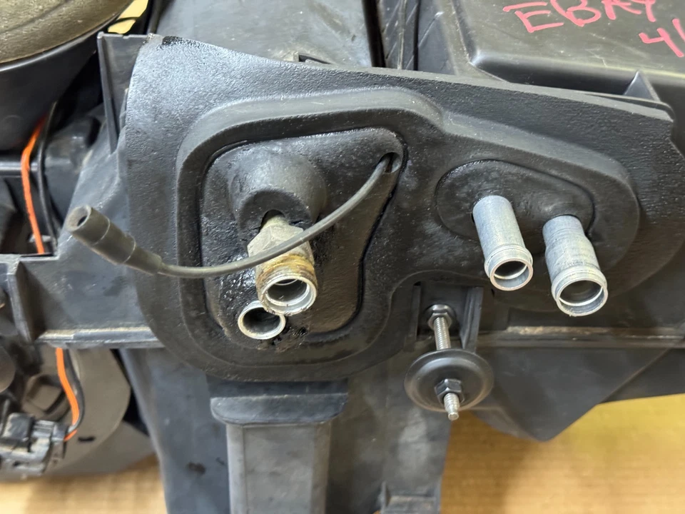 87-90-93 Ford Mustang Firewall calentador y caja de aire acondicionado con soplador NUEVO NÚCLEO CALENTADOR OEM GT Foto 4 de 4