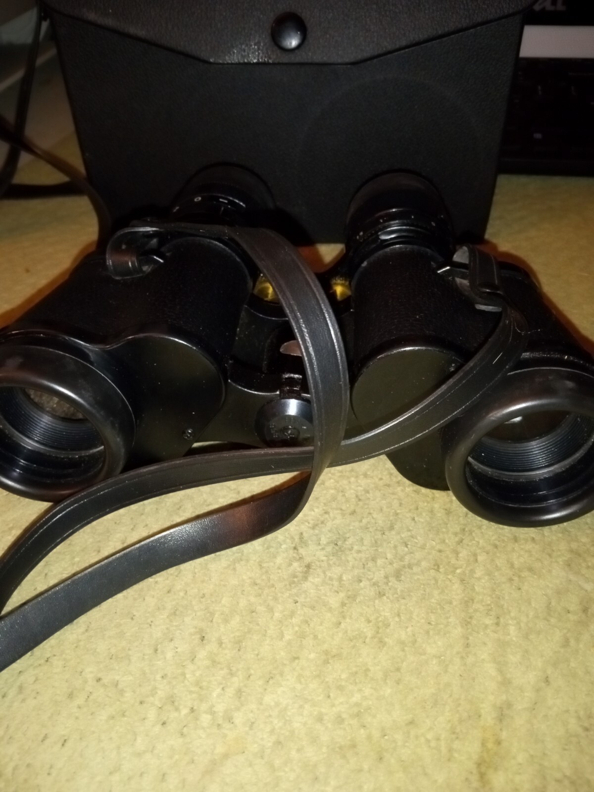 Bushnell Binoculars InstaFocus Ensign Zoom Lens 715X35 with Case