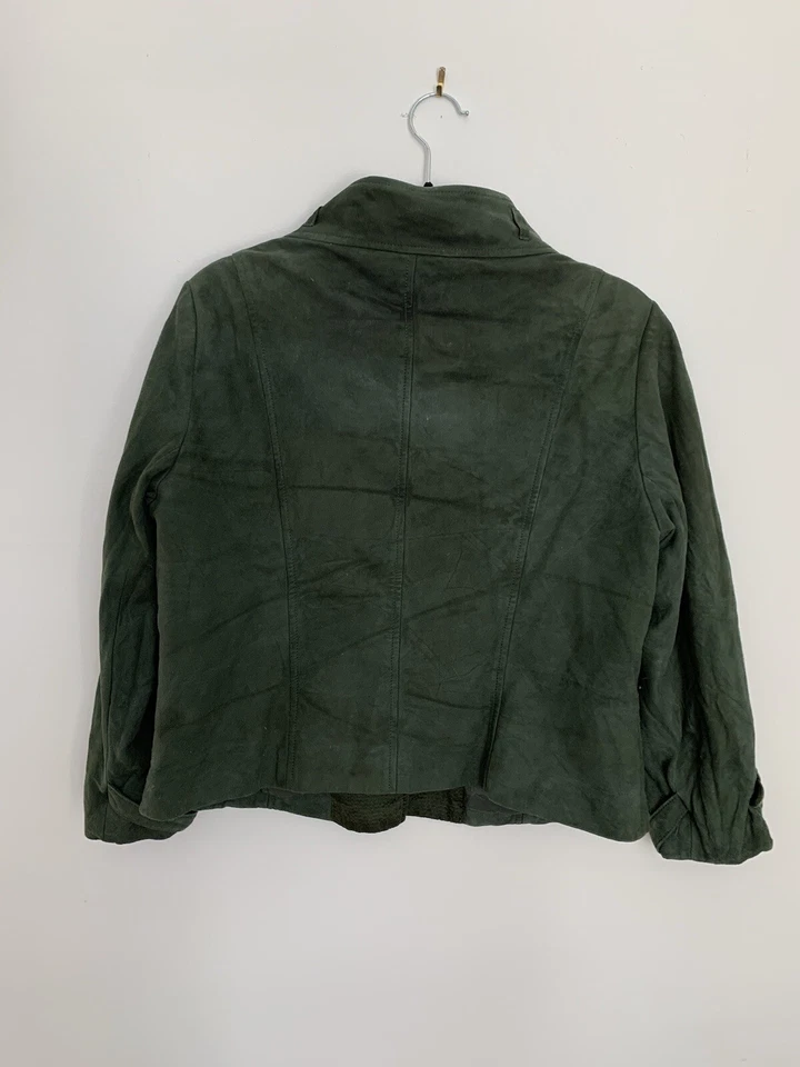 Chaqueta corta ajustada Badgely Mischka para mujer de gamuza verde oscuro, talla pequeña Foto 3 de 4