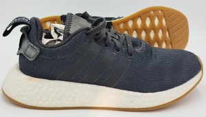 cq2400 adidas