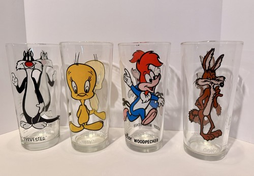 Pepsi Looney Tunes Collectible Glasses Set of 12 Decorated Cartoon Characters