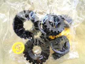 LEGO MindStorms Robotics Invention System: Lot Yellow Hubs and Tires #9719