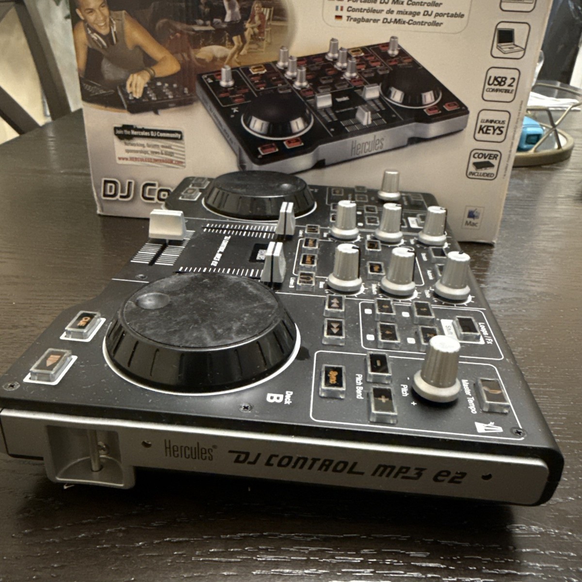 Hercules DJ Control MP3 e2 USB DJ Controller - Complete in Box