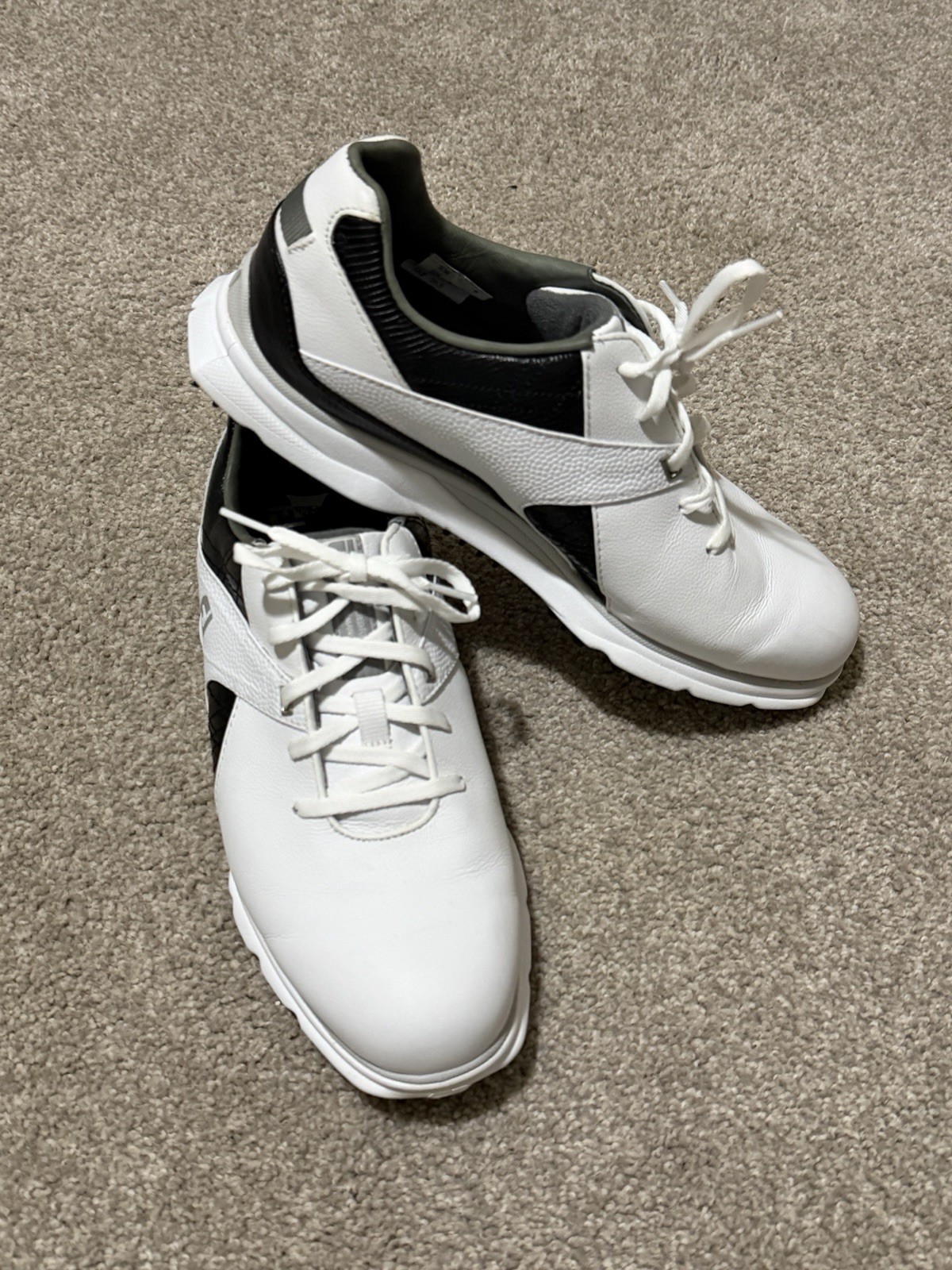 White/black 8.5 X-wide