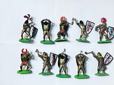 10 X Britains Deetail Medieval knights . 1:32 Scale. (305) 1971