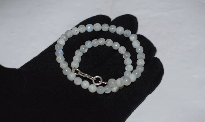 Collar de piedras preciosas de luna arco iris natural de plata de ley 925 cuentas lisas Foto 3 de 4