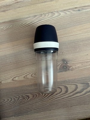 Tupperware Parmesano, Parmesanstreuer