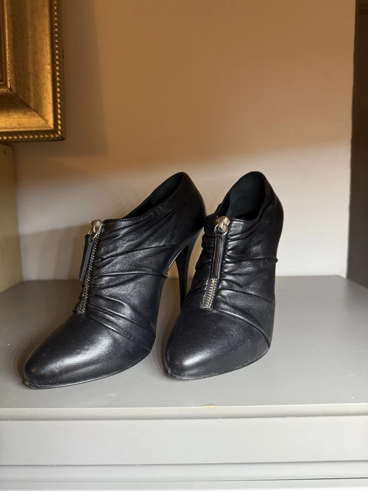 Botines GIUSEPPE ZANOTTI de cuero negro con cremallera frontal acanalados 36,5  Foto 2 de 4