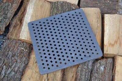 31 x 29 cm - Gussrost Ofenrost Ascherost Tafelrost Kaminrost mit Löchern CA127