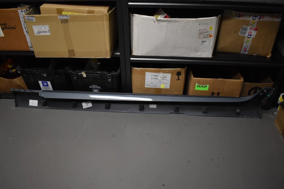 Moldeo basculante lateral derecho Volvo V60 2020-2021 OEM de fábrica Foto 4 de 4