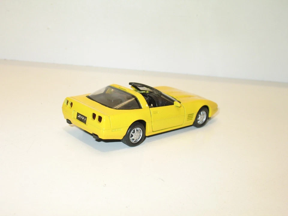 Maisto 1:3 5 Metallo, Macchina Opel Speedster, Porte Con - Immagine 2 di 2