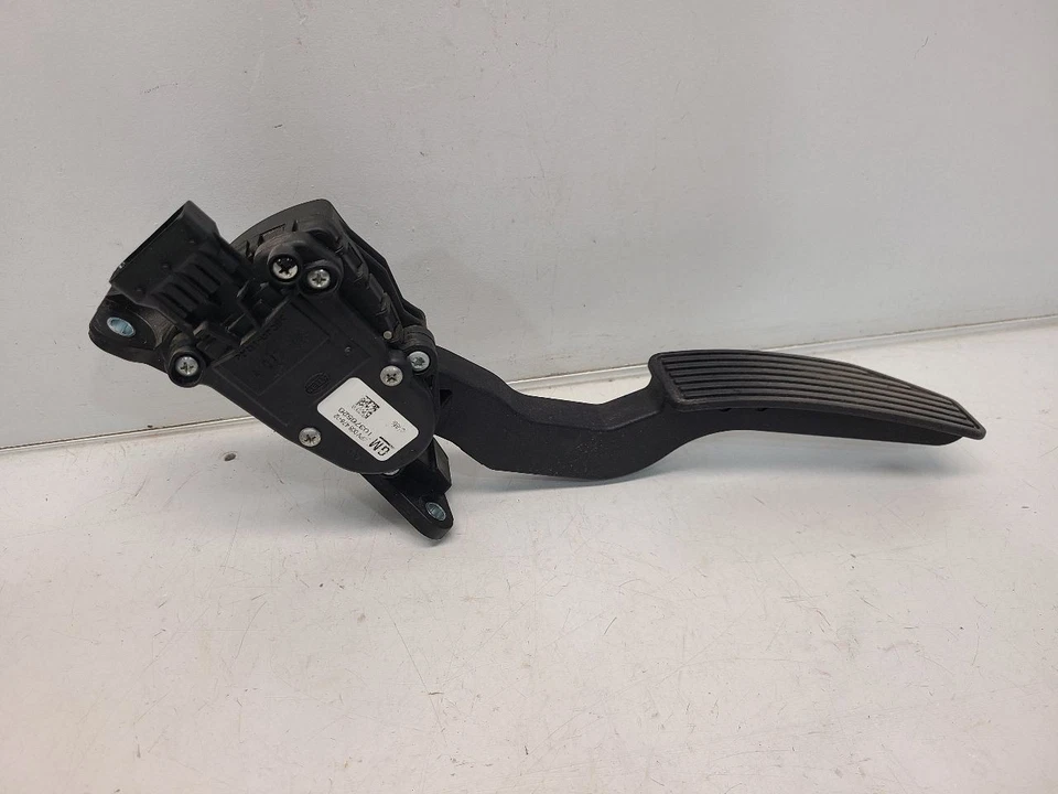 Hummer H3 2007 (3,7 L/AT/AWD) pedal acelerador - DBW/conducción por cable Foto 2 de 4