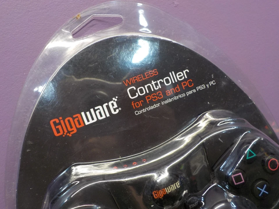 GIGAWARE WIRELESS CONTROLLER # 26-1031 FOR PS 3 OR PC NEW - Image 3 of 4