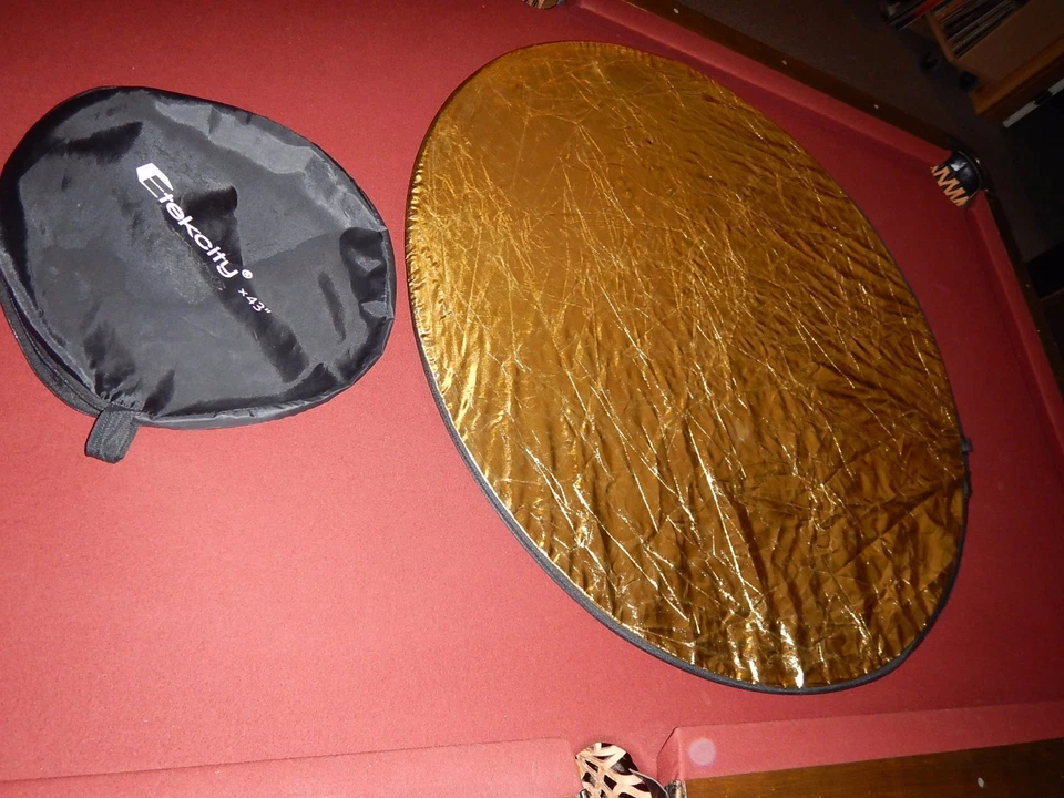 Etekcity 43 Inch Round Gold/Silver/White/Gray Mulit Collapsible disc Reflector - Image 4 of 4
