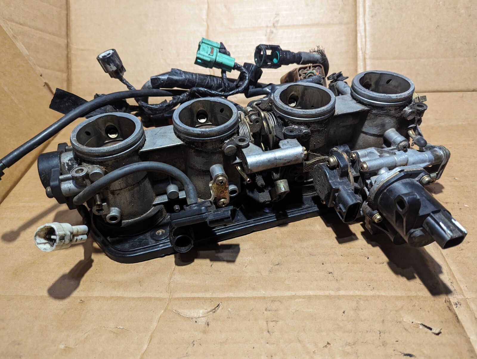 04 05 KAWASAKI NINJA ZX10 THROTTLE BODIES BODY FUEL INJECTORS 165 eBay