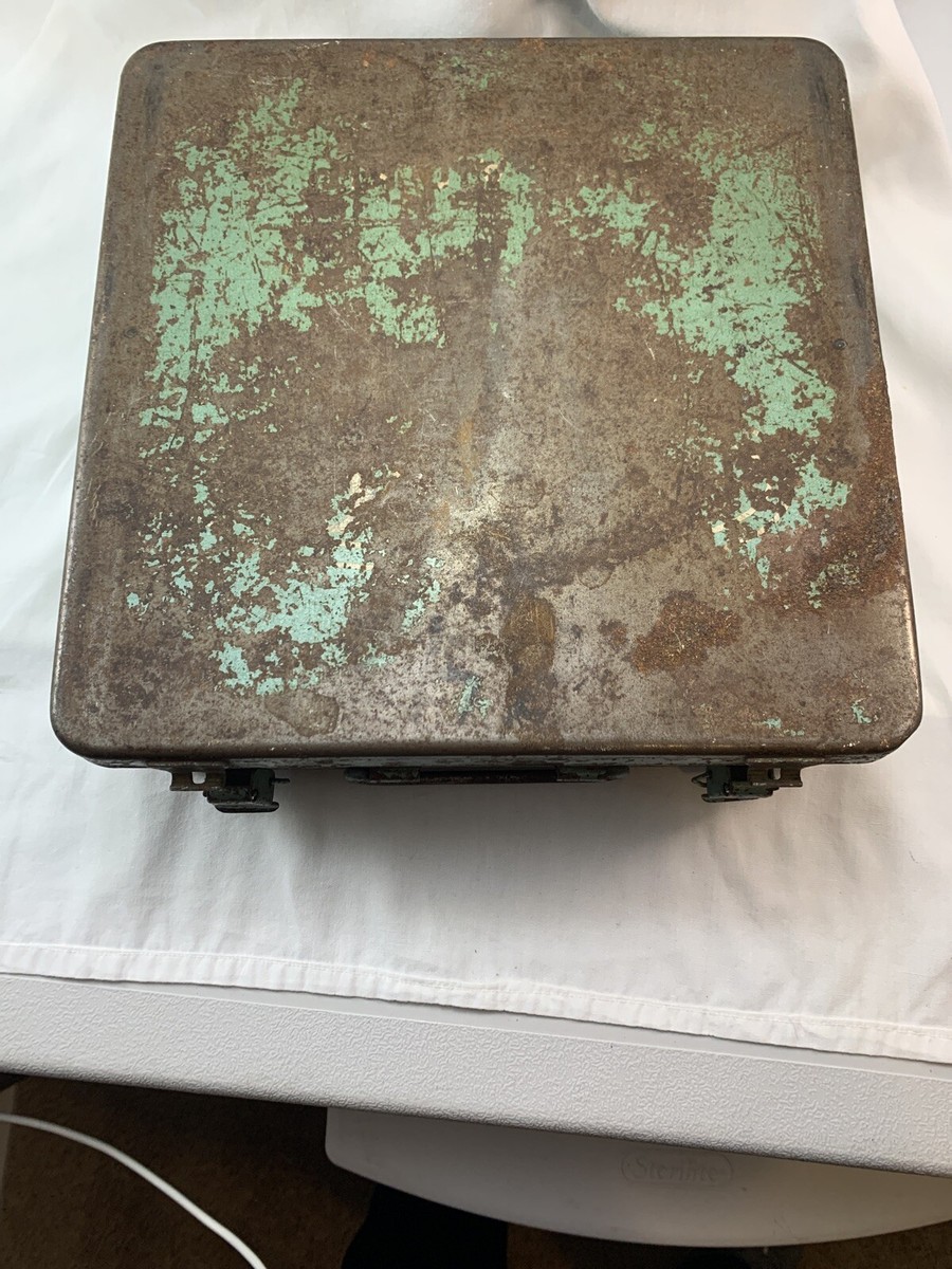 ヴィンテージ ファーストエイド メタルボックス Vintage First Aid Kit