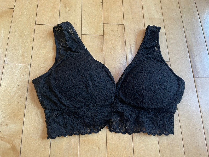 Women's Size Medium M Black Lace Padded Bra
