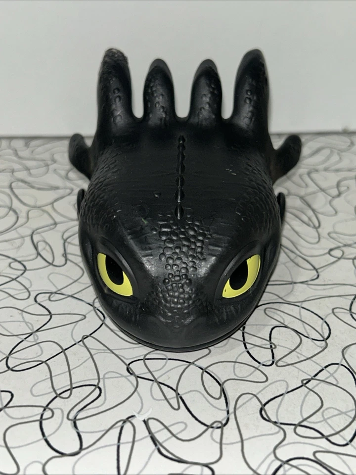 Wendy's Cómo entrenar a tu dragón sin dientes agarrador niños juguete de comida 2014 Foto 2 de 4