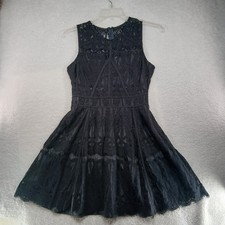 Adelyn Rae Black Sheer Lace Over Lay Circle Dress Medium Lined Knee Length