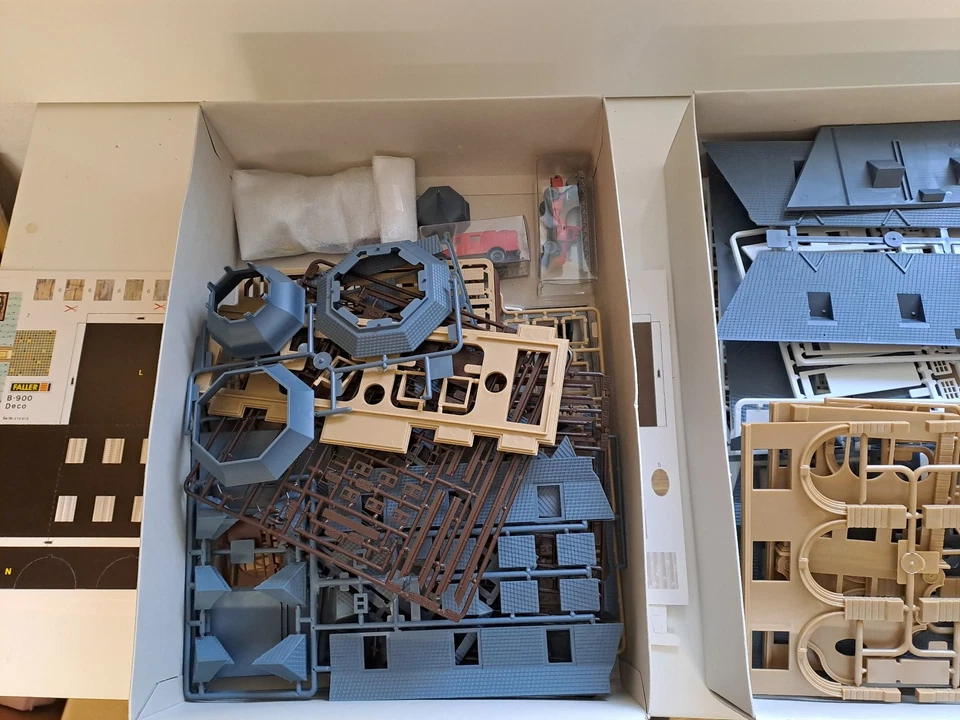 Faller H0 B-900 Hauptfeuerwache Mannheim Fahrzeuge Sirene Exclusiv Mod. 1987 HO - Bild 2 von 4