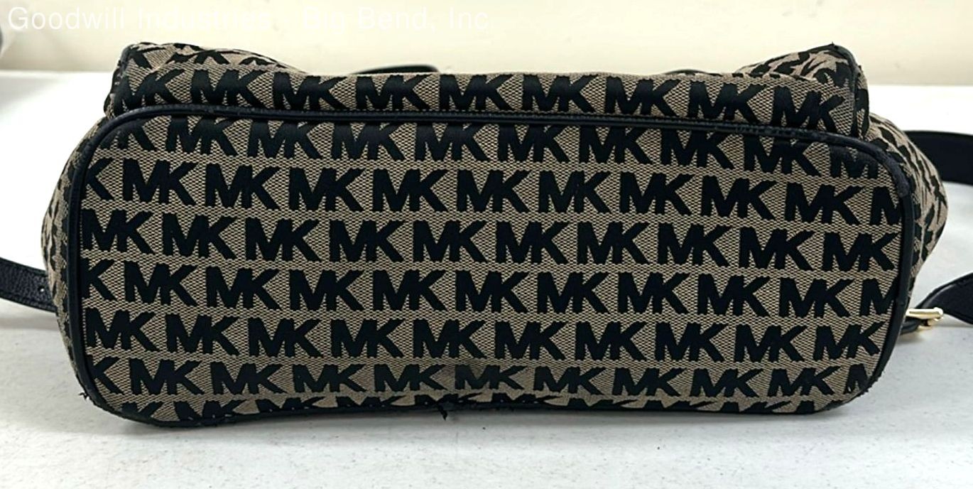 Authentic Michael Kors Backpack - image 5