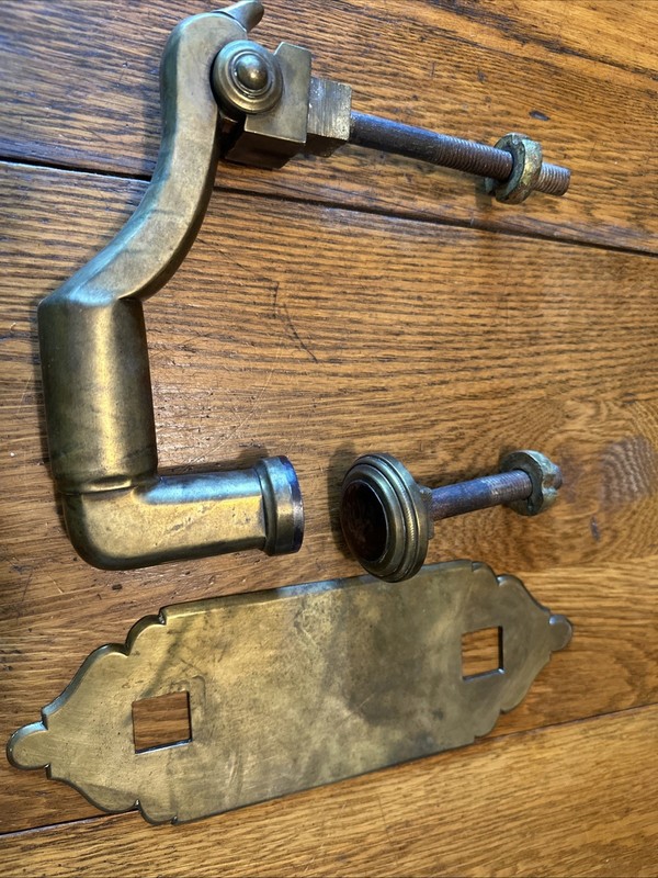 ANTIQUE DOORKNOCKER