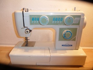 Alte Nähmaschine Victoria Model 902A  70W  ohne Nähpedal Fußpedal