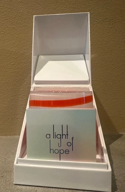 全新 Glassybaby 糖果 白色 带红色条纹 玻璃蜡烛 Votive 贴纸 — 第 2/4 张图片