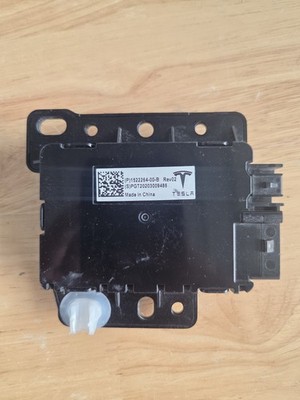 2020 - 2024 TESLA MODEL Y CENTER CONSOLE USB HUB CONTROL MODULE OEM 152226400B