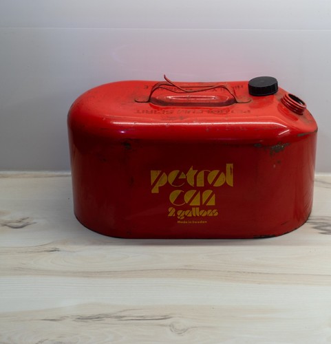 VINTAGE DIESEL / PETROL CAN - RED STEEL - 2 GALLON SWEDISH - Picture 6 of 6