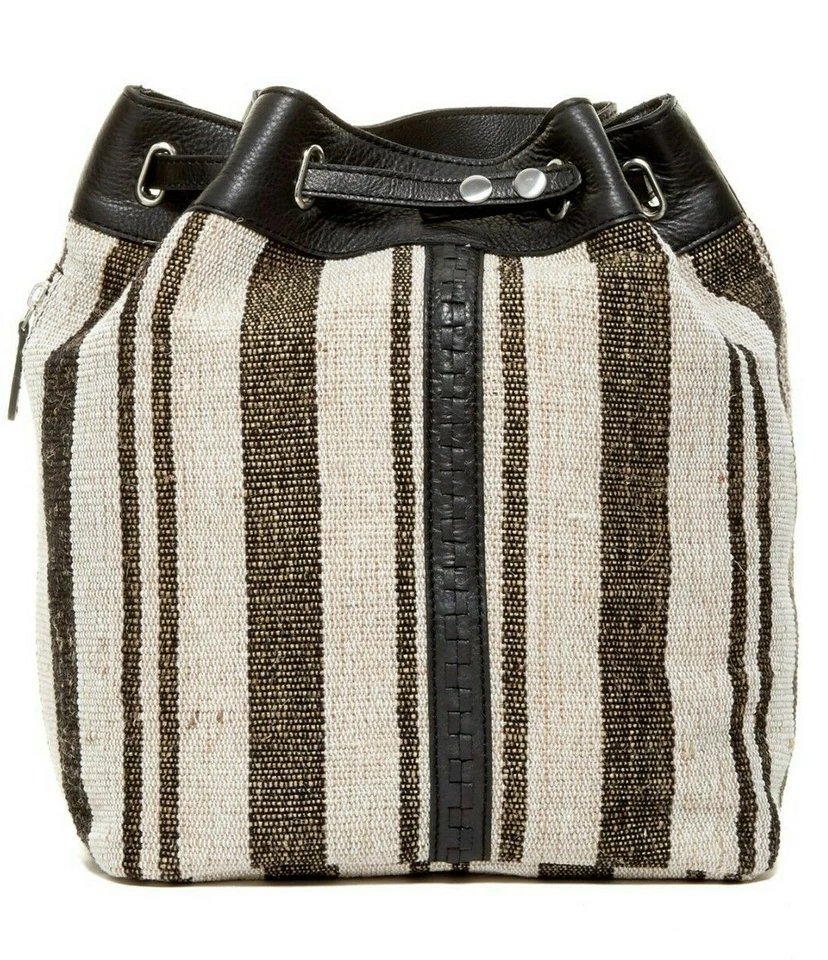 Mochila Kelsi Dagger Dusen de lona y cuero con cordón negra multi Foto 2 de 4