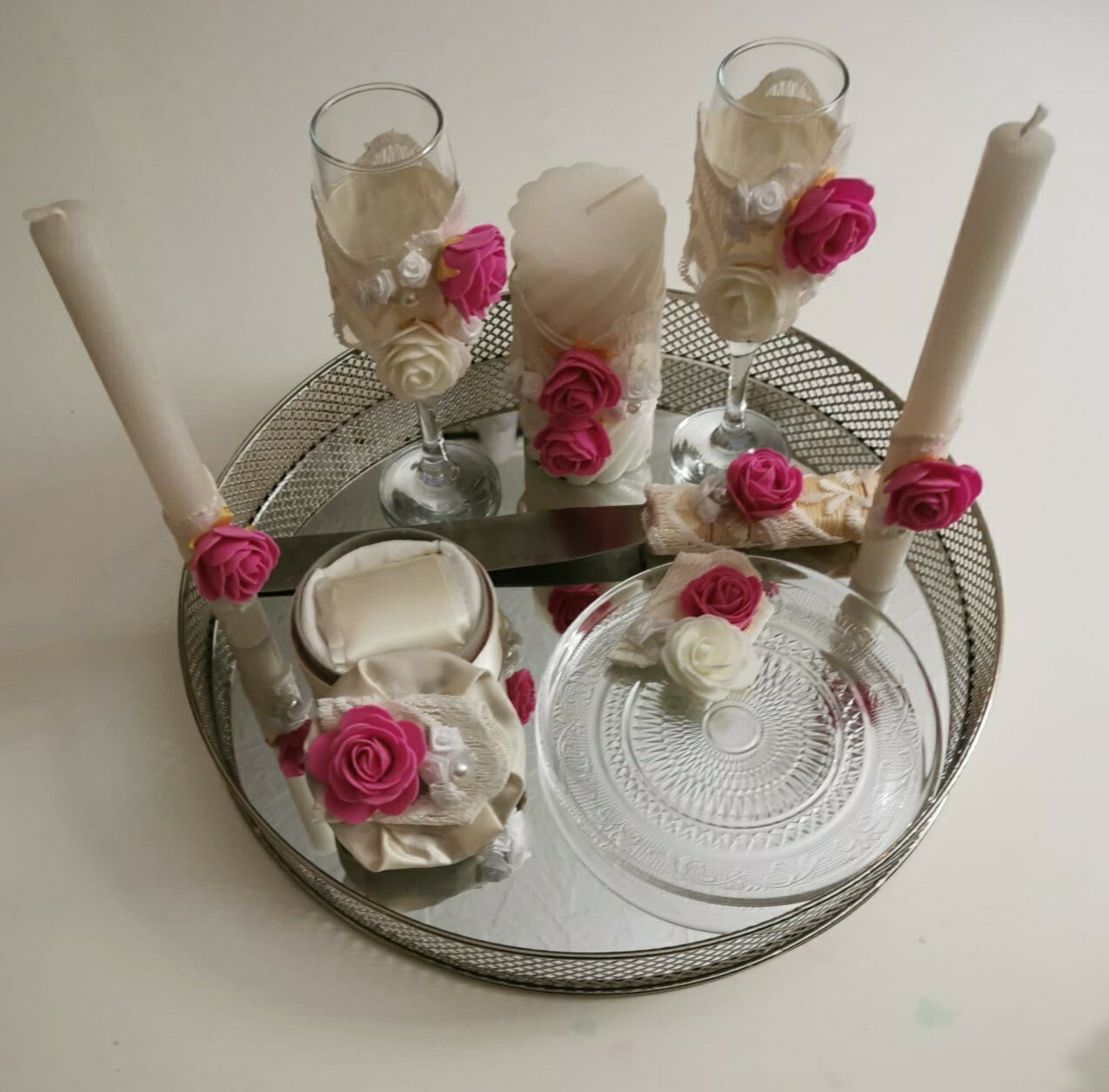Service de table de fiançailles chic en porcelaine blanche pour réception de mariage