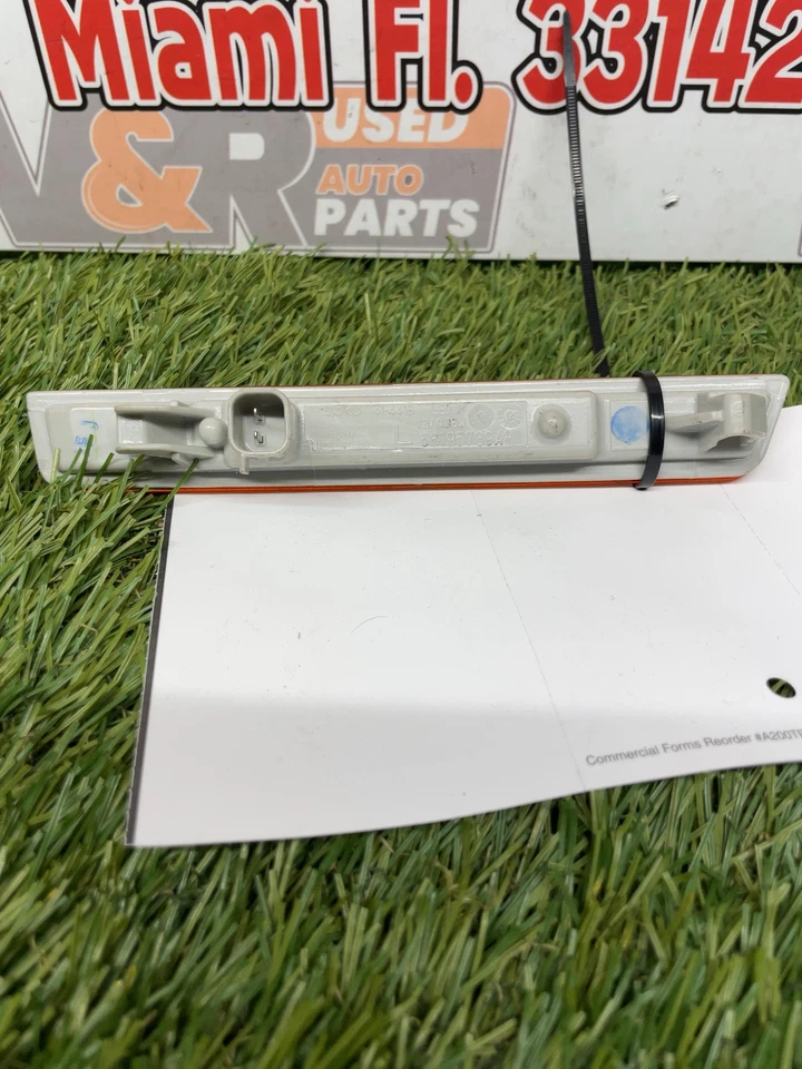 ✅ Lámpara marcadora lateral Dodge Challenger 2021 LH PN:68195789AB OEM Foto 4 de 4