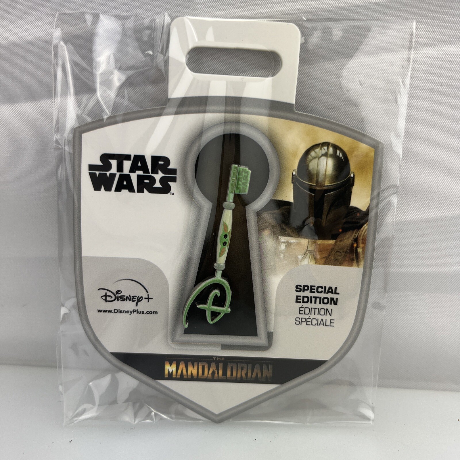 New THE CHILD Collectible Key Pin Special Edition Star Wars The Mandalorian 