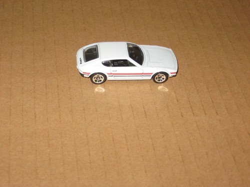 Hot Wheels 1974 Volkswagen SP2 Coupe White Variation '74 VW Multi-Pack Exclusive
