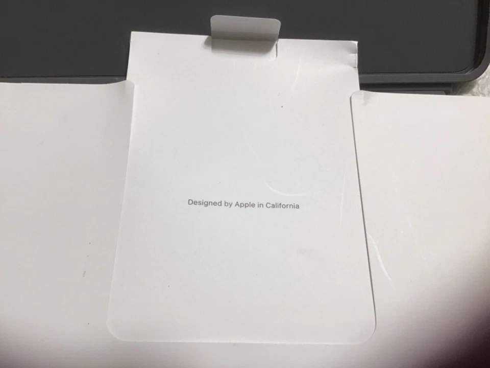 Logitech Ultrathin Keyboard Folio Case for Apple iPad mini - white works w/ ret - Image 4 of 4