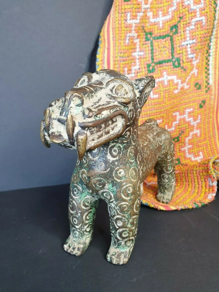 Old Bronze Léopard from Bénin southeastern African.... - image 2 of 4