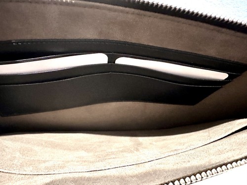 NEW Gucci GG Supreme Zip Pouch With Interlocking G Retail $970 - Picture 8 of 13