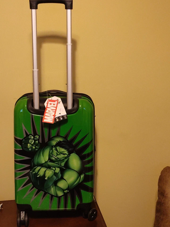 Equipaje de mano Marvel El Increíble Hulk verde 20" Foto 2 de 3