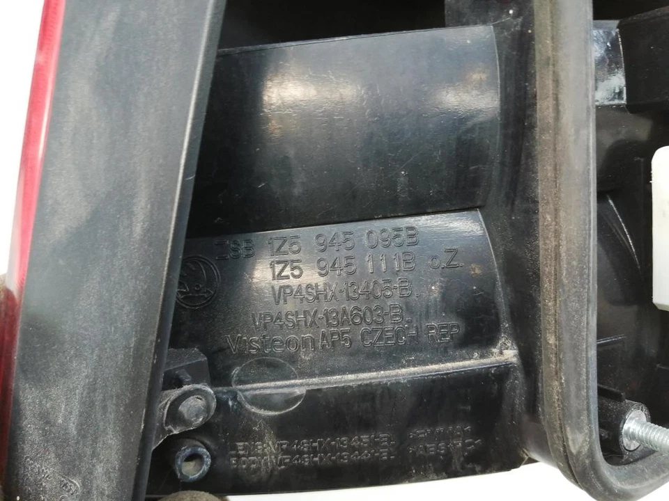 1Z5945111B Enjoliveur Inf Feu Arriere Gauche pour SKODA OCTAVIA BERLINA 1125141 - Photo 4/4