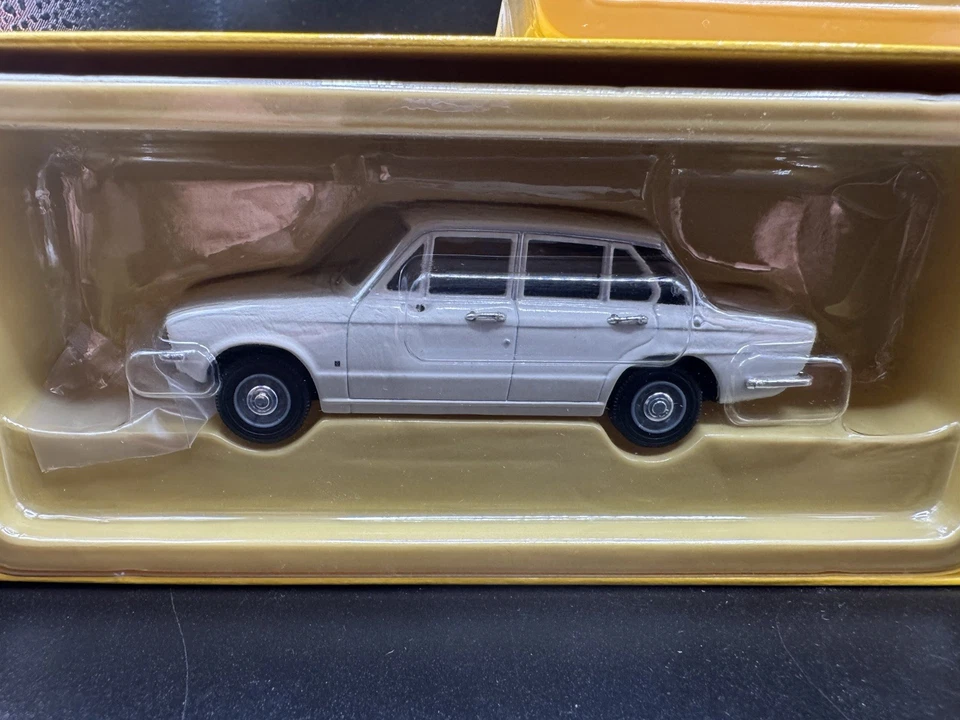 Lotto Vintage Vanguards scala 1:43 Triumph 2000, dolomite , TR3 complete box!! - Immagine 4 di 4