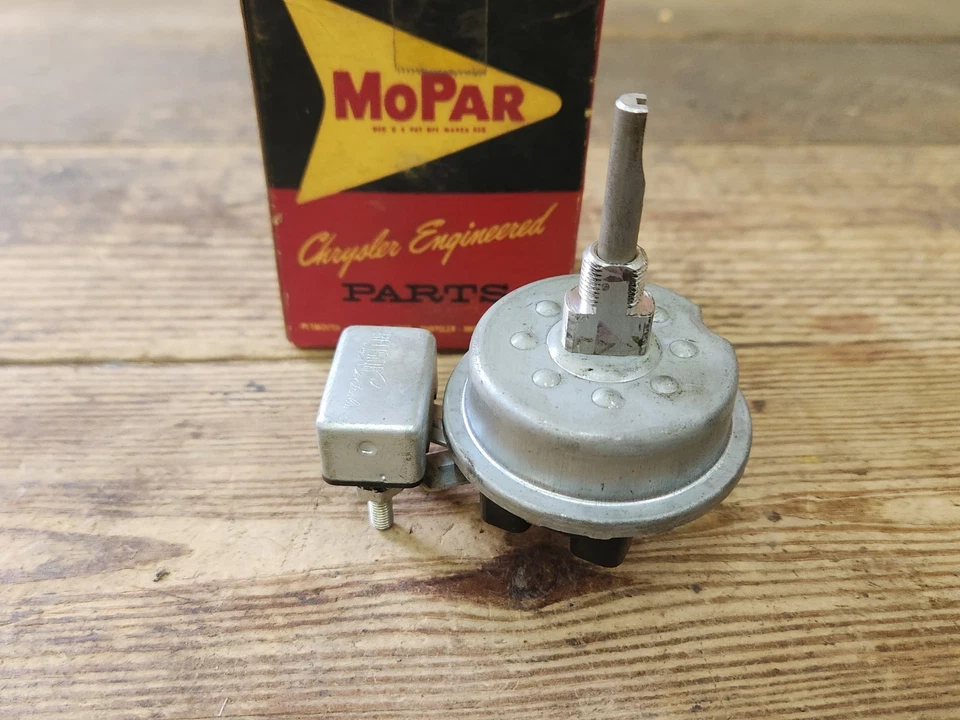 NOS OEM 1955-1956 Chrysler New Yorker Headlight Headlamp Control Switch 1688993 - Image 2 of 4