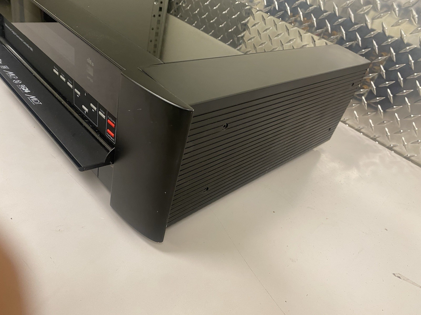 Meridian 861 Processor 800-C00 1D20 IE42 0A13 1A00 Reference Surround Controller