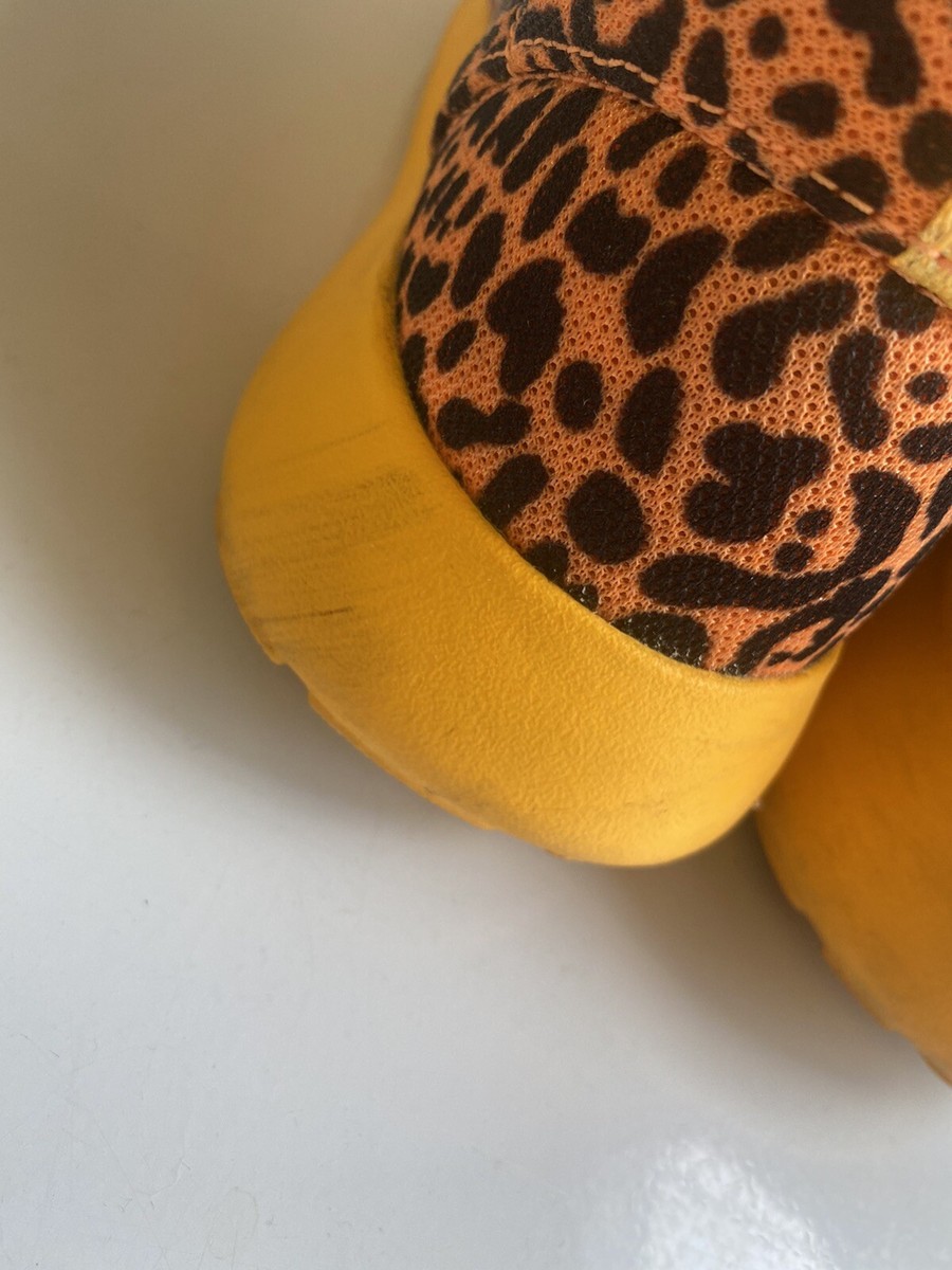 Nike Air Roshe Run FB Leopard Cheetah Size 10 Orange Volt Nike Air Roshe Run FB Leopard Cheetah Size 10 Orange Volt