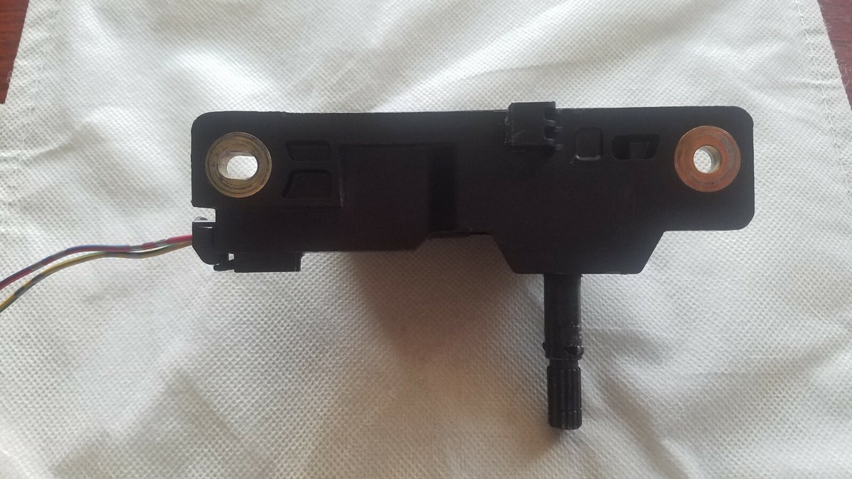 85770 AE010 Passenger Side Power Window Motor Quarter GLASS Fits