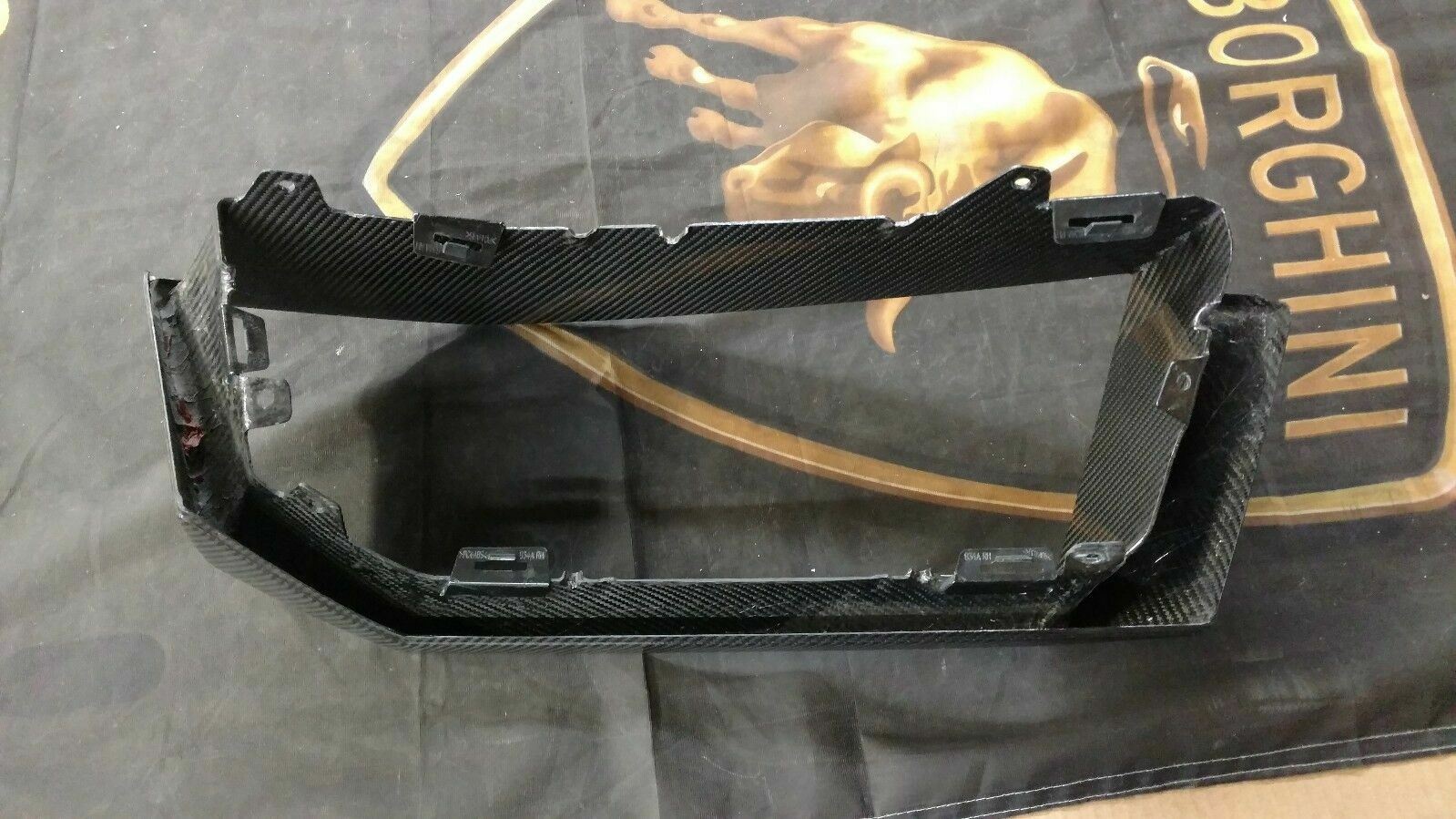 LAMBORGHINI AVENTADOR CARBON REAR RIGHT BUMPER GRILLE MOUNT TRIM OEM 470807834A