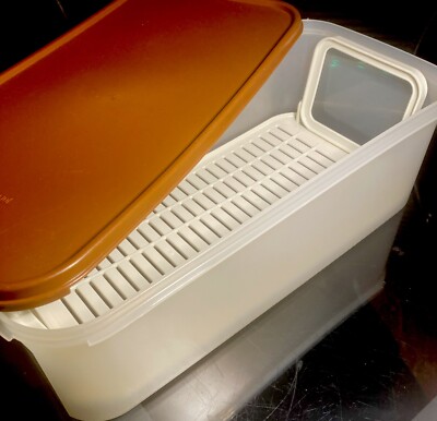 New Vintage USA Tupperware Modular Mates 25 cps Fresh Keeper  1718