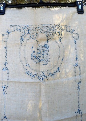 VTG Jann Ace High 18x45 Linen Table Runner Dresser Scarf Embroidered Blue Woman - Picture 4 of 12